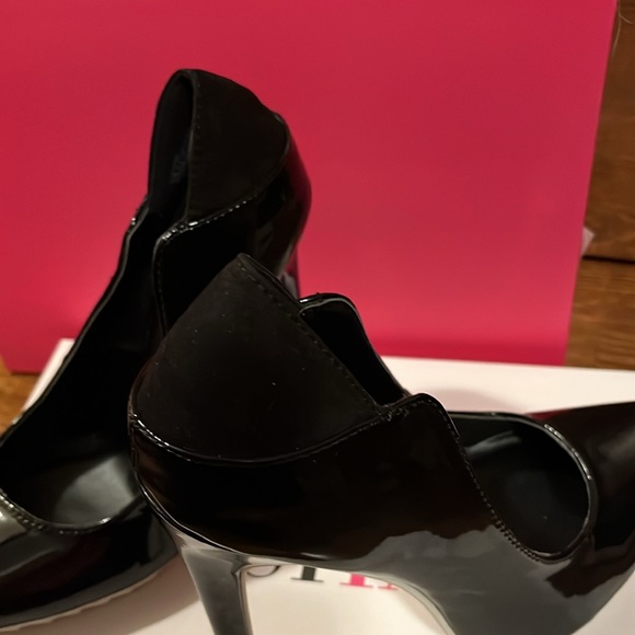 Black patent just fab high heels size 5.5. - Picture 5 of 6